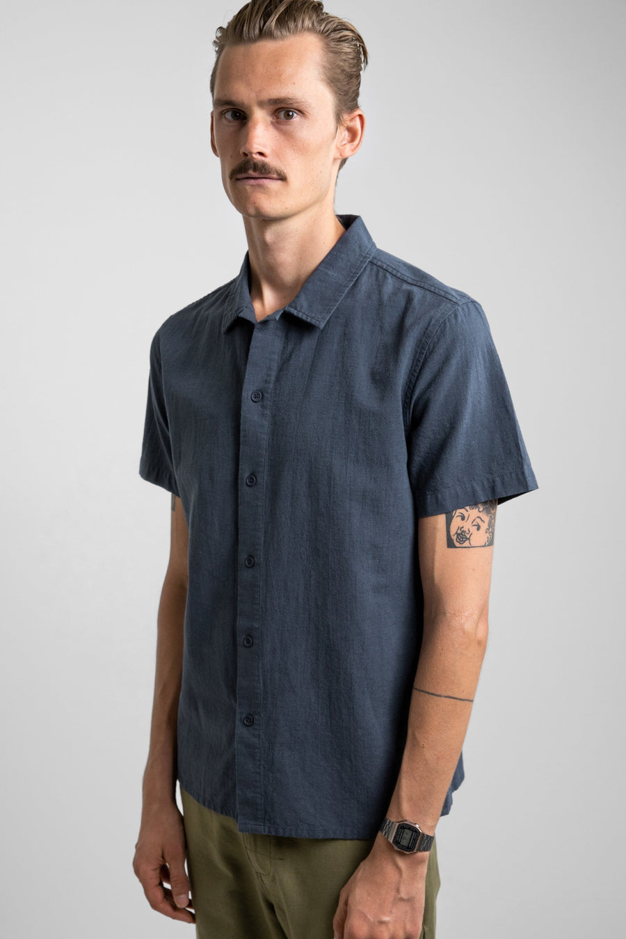 CLASSIC LINEN SHIRT